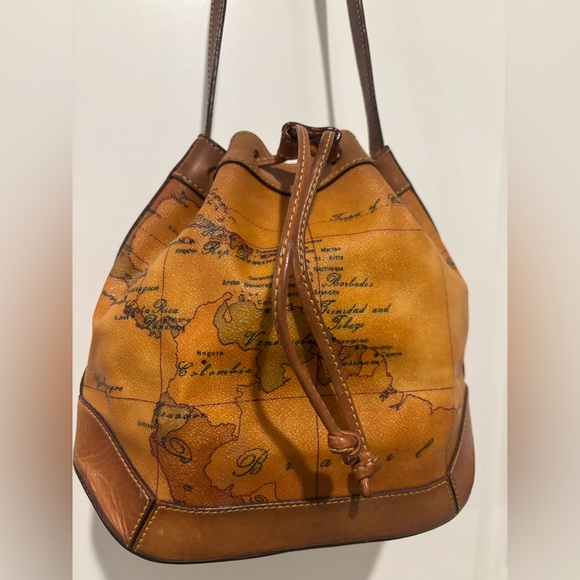 Vintage Map Print Drawstring Bucket Bag - Picture 2 of 9